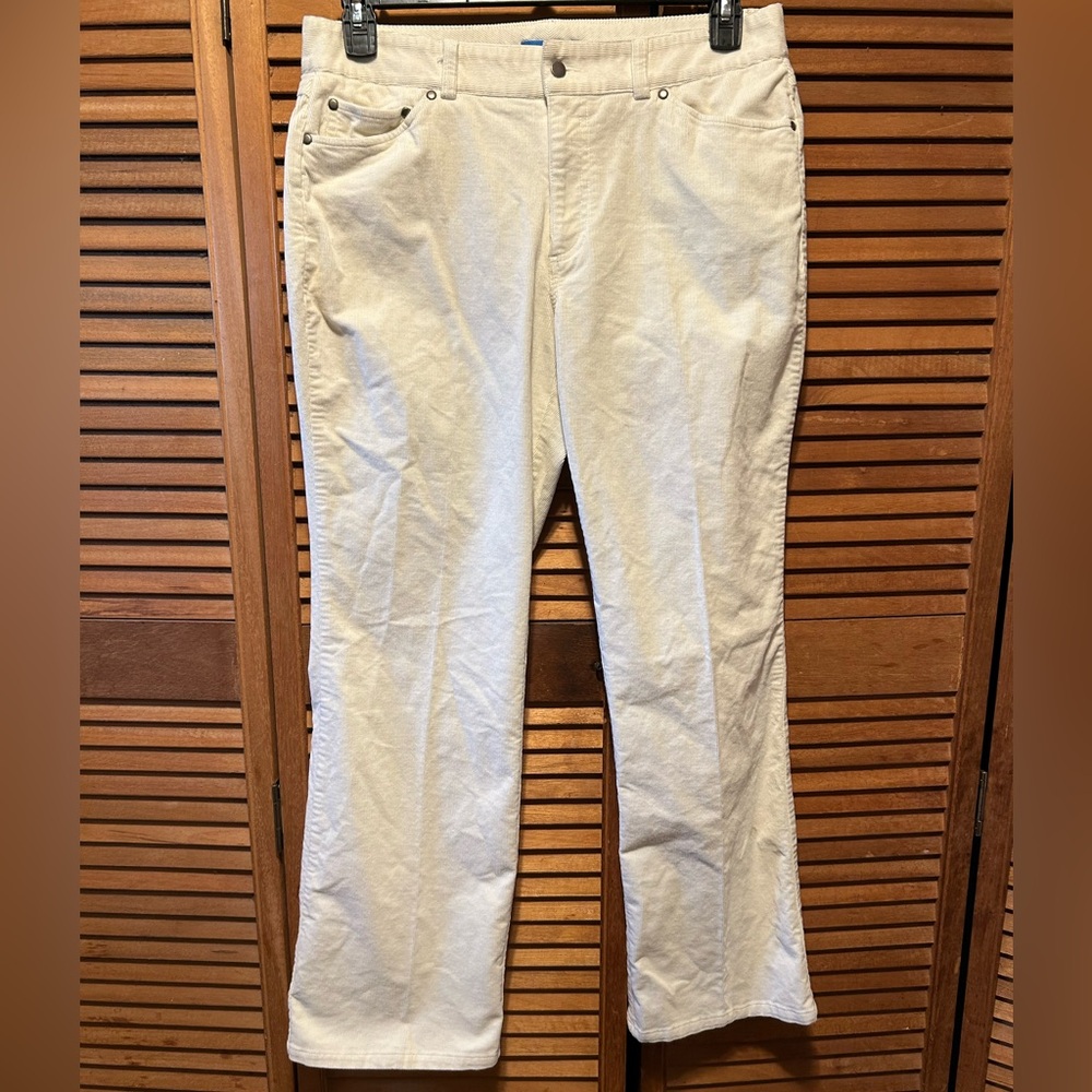 Dockers Women Nouveaux Fit Cream Corduroy Jeans